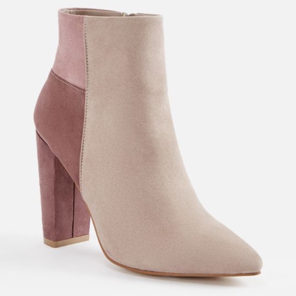 MUAVE SUEDE BOOTIES